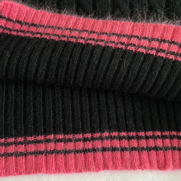 Le Tigre vintage cable crewneck pullover with sweet pink angora trim and tiger - Picture 12 of 14